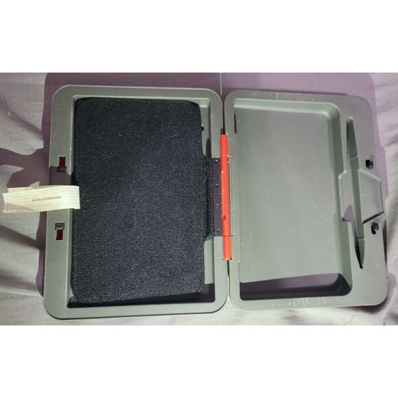 Nintendo Red DS Hard Case. Can Hold Games. - Picture 3 of 4